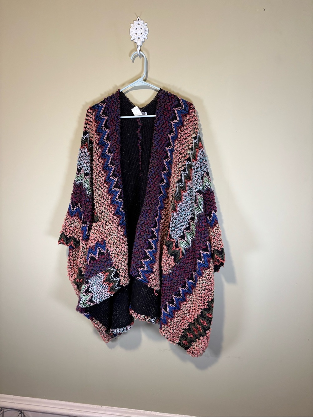 EARTHBOUND Multicolor Zigzag Knit Open cardigan poncho